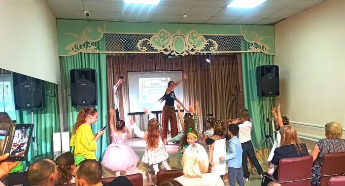 photo_5323314537363009539_y